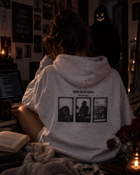 In my tarot cards I trust. / Hoodie